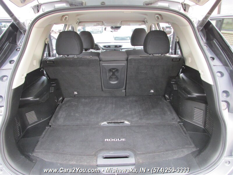 2019 Nissan Rogue SV 4x4 - Photo 17 - Mishawaka, IN 46545