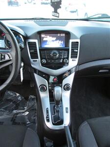 2016 Chevrolet Cruze Limited 1LT Auto   - Photo 21 - Mishawaka, IN 46545