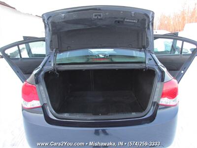 2016 Chevrolet Cruze Limited 1LT Auto   - Photo 12 - Mishawaka, IN 46545