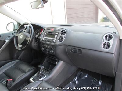 2009 Volkswagen Tiguan SEL 4Motion AWD   - Photo 18 - Mishawaka, IN 46545