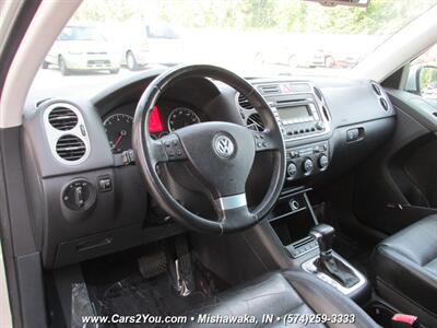 2009 Volkswagen Tiguan SEL 4Motion AWD   - Photo 9 - Mishawaka, IN 46545