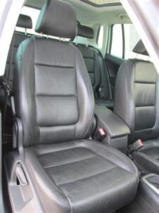 2009 Volkswagen Tiguan SEL 4Motion AWD   - Photo 17 - Mishawaka, IN 46545