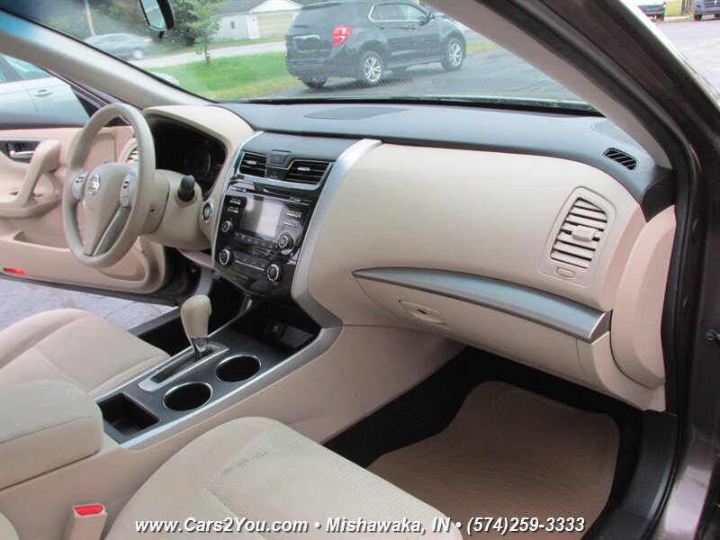 2015 Nissan Altima 2.5 - Photo 17 - Mishawaka, IN 46545