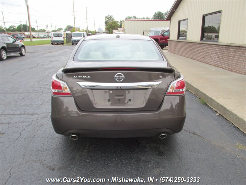 2015 Nissan Altima 2.5 - Photo 4 - Mishawaka, IN 46545
