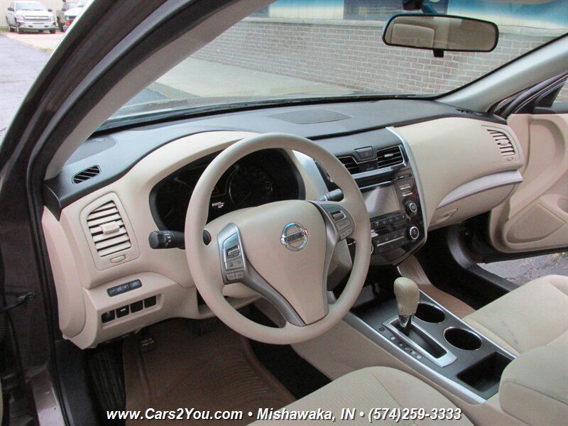 2015 Nissan Altima 2.5 - Photo 8 - Mishawaka, IN 46545