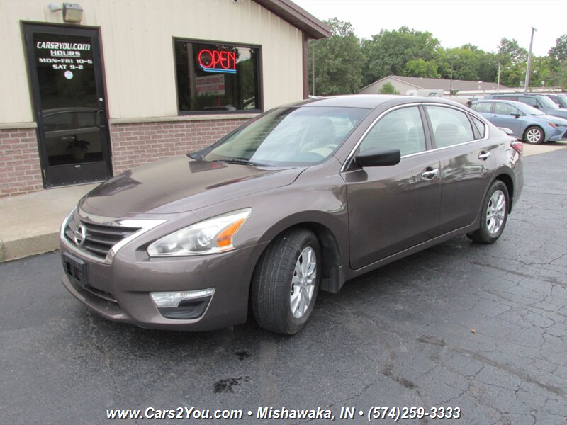 2015 Nissan Altima 2.5 - Photo 2 - Mishawaka, IN 46545