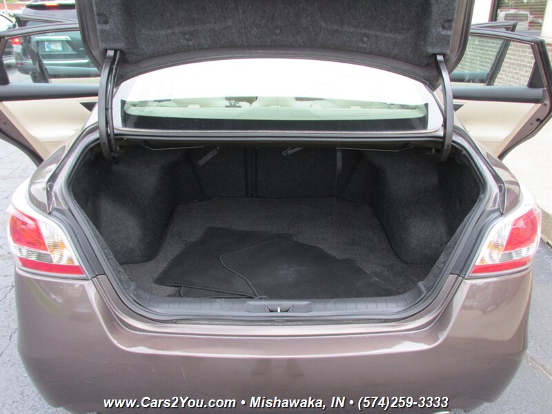 2015 Nissan Altima 2.5 - Photo 13 - Mishawaka, IN 46545