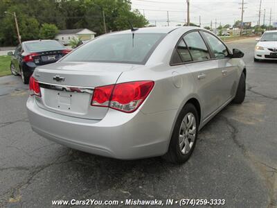 2014 Chevrolet Cruze LS Manual   - Photo 6 - Mishawaka, IN 46545