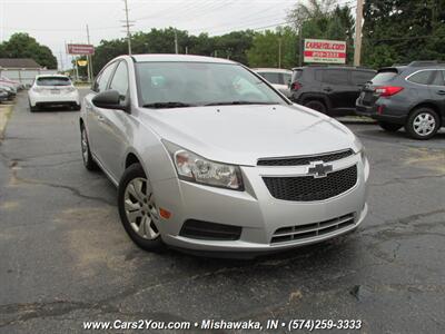 2014 Chevrolet Cruze LS Manual   - Photo 7 - Mishawaka, IN 46545