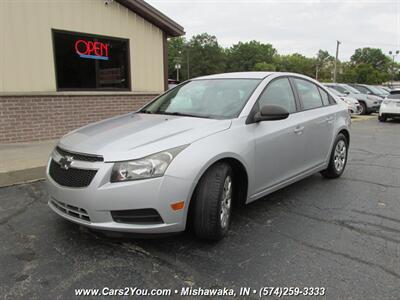 2014 Chevrolet Cruze LS Manual   - Photo 3 - Mishawaka, IN 46545