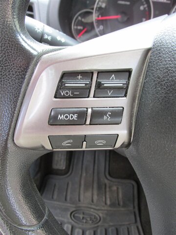 2013 Subaru Legacy 2.5i AWD - Photo 21 - Mishawaka, IN 46545