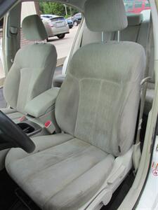 2013 Subaru Legacy 2.5i AWD - Photo 9 - Mishawaka, IN 46545
