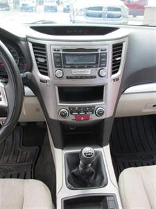 2013 Subaru Legacy 2.5i AWD - Photo 23 - Mishawaka, IN 46545