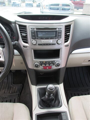 2013 Subaru Legacy 2.5i AWD - Photo 23 - Mishawaka, IN 46545