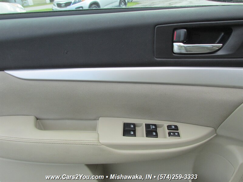2013 Subaru Legacy 2.5i AWD - Photo 6 - Mishawaka, IN 46545