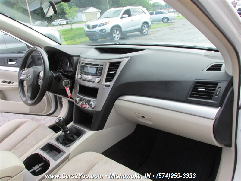 2013 Subaru Legacy 2.5i AWD - Photo 16 - Mishawaka, IN 46545