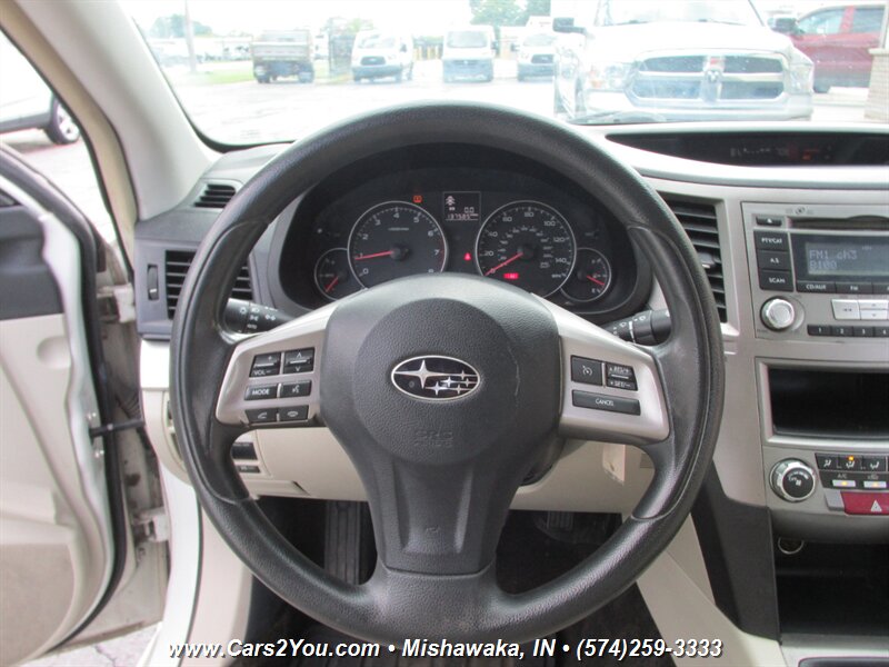 2013 Subaru Legacy 2.5i AWD - Photo 18 - Mishawaka, IN 46545