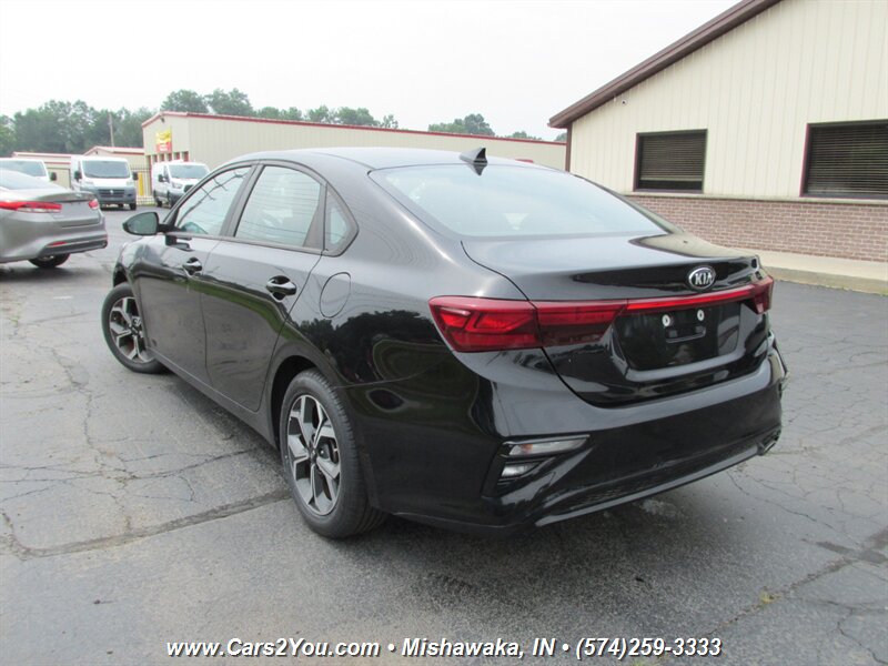 2021 Kia Forte FE - Photo 4 - Mishawaka, IN 46545
