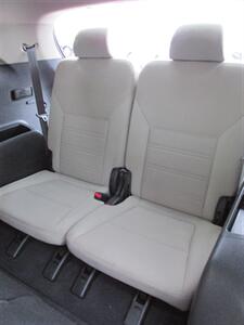 2017 Kia Sorento LX 4x4 - Photo 14 - Mishawaka, IN 46545