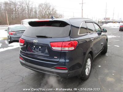 2017 Kia Sorento LX 4x4 - Photo 6 - Mishawaka, IN 46545