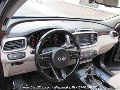 2017 Kia Sorento LX 4x4 - Photo 9 - Mishawaka, IN 46545