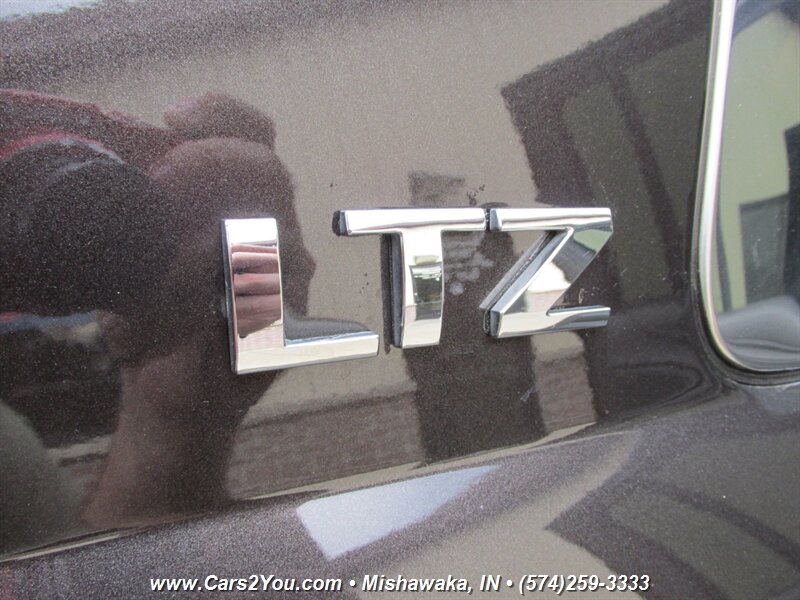 2016 Chevrolet Suburban LTZ 4x4 - Photo 9 - Mishawaka, IN 46545
