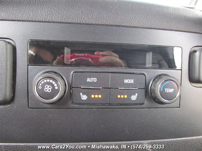 2016 Chevrolet Suburban LTZ 4x4 - Photo 18 - Mishawaka, IN 46545