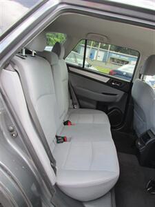 2018 Subaru Outback 2.5i Premium AWD   - Photo 15 - Mishawaka, IN 46545