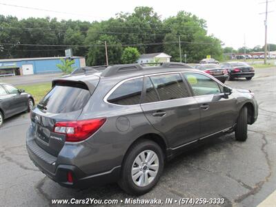 2018 Subaru Outback 2.5i Premium AWD   - Photo 7 - Mishawaka, IN 46545