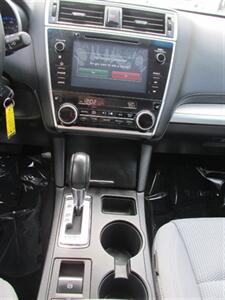 2018 Subaru Outback 2.5i Premium AWD   - Photo 23 - Mishawaka, IN 46545