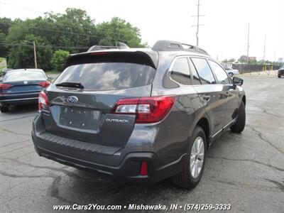 2018 Subaru Outback 2.5i Premium AWD   - Photo 6 - Mishawaka, IN 46545