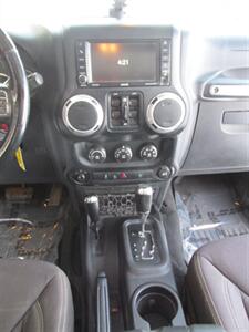 2013 Jeep Wrangler Unlimited Sahara 4x4 - Photo 23 - Mishawaka, IN 46545