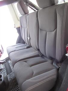 2013 Jeep Wrangler Unlimited Sahara 4x4 - Photo 13 - Mishawaka, IN 46545