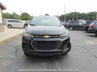 2018 Chevrolet Trax LS 4x4   - Photo 2 - Mishawaka, IN 46545