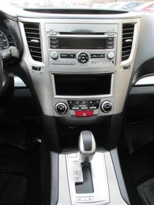 2011 Subaru Outback 2.5i AWD   - Photo 19 - Mishawaka, IN 46545