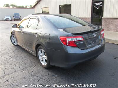 2012 Toyota Camry SE   - Photo 3 - Mishawaka, IN 46545