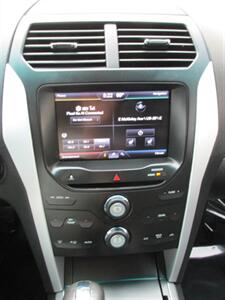 2013 Ford Explorer XLT 4x4   - Photo 27 - Mishawaka, IN 46545