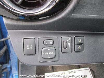 2017 Toyota Prius Hybrid   - Photo 18 - Mishawaka, IN 46545