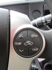 2017 Toyota Prius Hybrid   - Photo 22 - Mishawaka, IN 46545