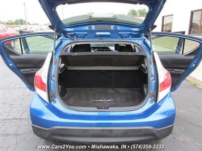 2017 Toyota Prius Hybrid   - Photo 13 - Mishawaka, IN 46545