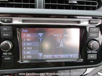 2017 Toyota Prius Hybrid   - Photo 27 - Mishawaka, IN 46545