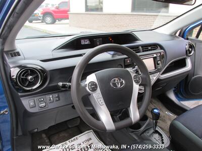 2017 Toyota Prius Hybrid   - Photo 10 - Mishawaka, IN 46545