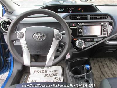 2017 Toyota Prius Hybrid   - Photo 19 - Mishawaka, IN 46545