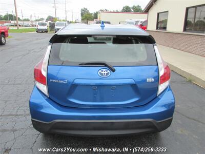 2017 Toyota Prius Hybrid   - Photo 6 - Mishawaka, IN 46545
