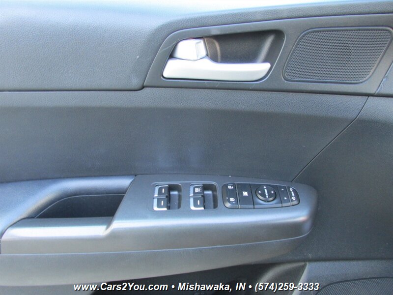 2020 Kia Sportage LX 4x4 - Photo 9 - Mishawaka, IN 46545