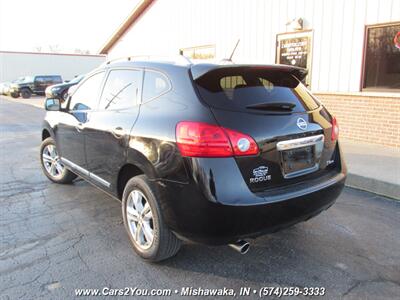 2013 Nissan Rogue SV AWD   - Photo 4 - Mishawaka, IN 46545