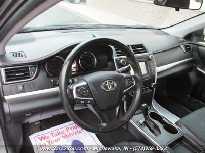 2015 Toyota Camry SE   - Photo 11 - Mishawaka, IN 46545