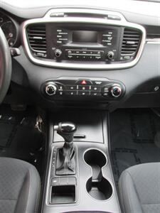 2017 Kia Sorento L   - Photo 20 - Mishawaka, IN 46545