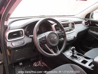 2017 Kia Sorento L   - Photo 10 - Mishawaka, IN 46545