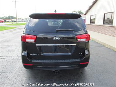 2017 Kia Sedona LX Plus   - Photo 6 - Mishawaka, IN 46545